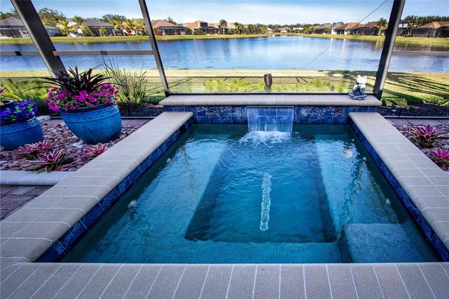 622 ROSEMARY CIRCLE, Bradenton, FL 34212