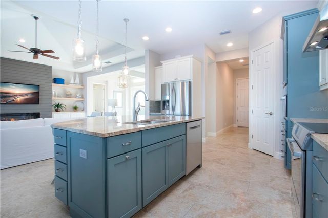 622 ROSEMARY CIRCLE, Bradenton, FL 34212