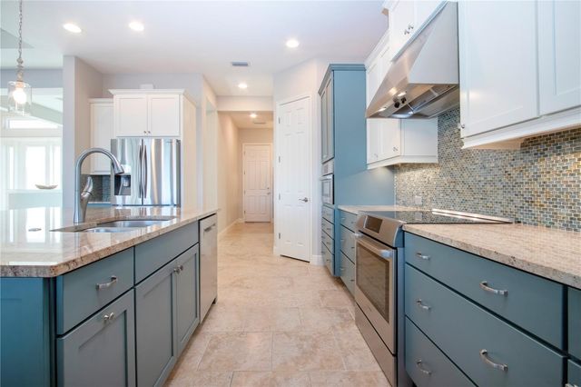 622 ROSEMARY CIRCLE, Bradenton, FL 34212