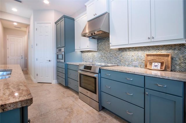 622 ROSEMARY CIRCLE, Bradenton, FL 34212