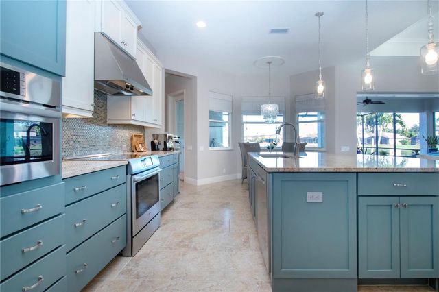 622 ROSEMARY CIRCLE, Bradenton, FL 34212