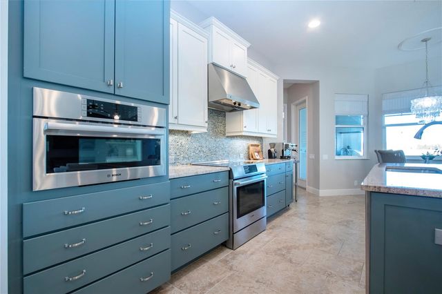 622 ROSEMARY CIRCLE, Bradenton, FL 34212