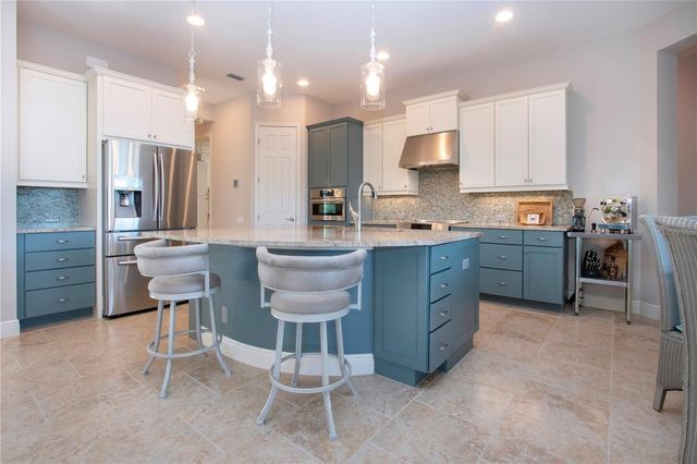 622 ROSEMARY CIRCLE, Bradenton, FL 34212