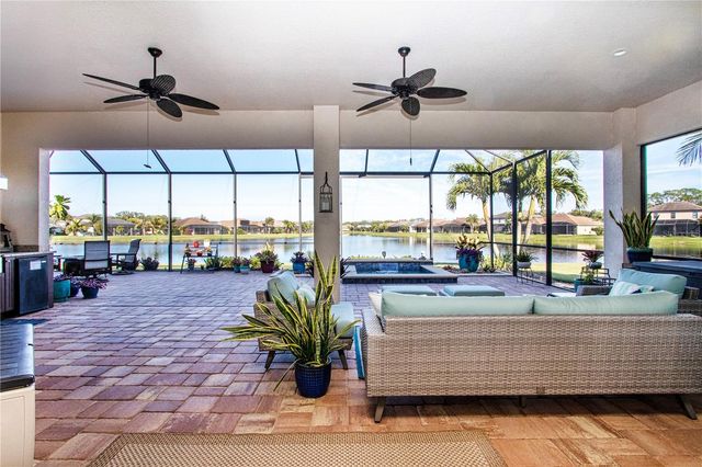 622 ROSEMARY CIRCLE, Bradenton, FL 34212