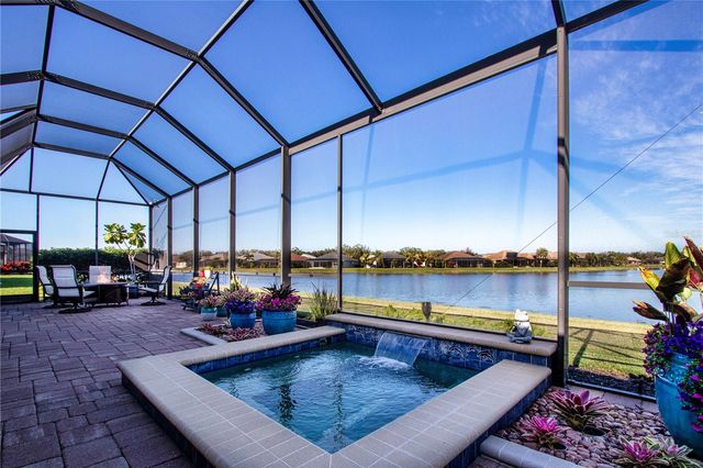 622 ROSEMARY CIRCLE, Bradenton, FL 34212