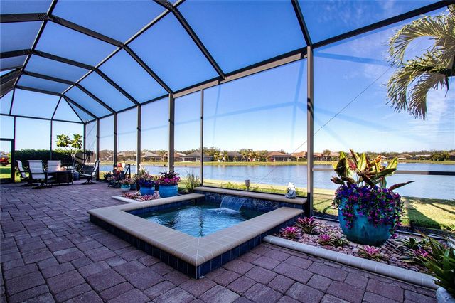 622 ROSEMARY CIRCLE, Bradenton, FL 34212