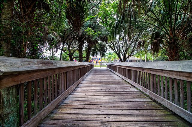 622 ROSEMARY CIRCLE, Bradenton, FL 34212