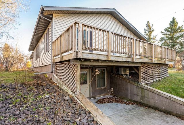 3625 E 6th St, Superior, WI 54880