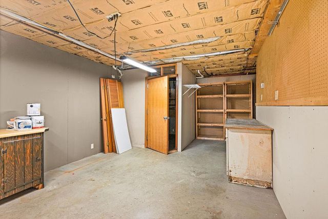 3625 E 6th St, Superior, WI 54880