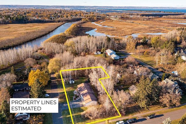 3625 E 6th St, Superior, WI 54880