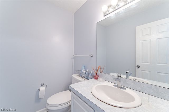 1347 Sharonbrook Drive, Twinsburg, OH 44087