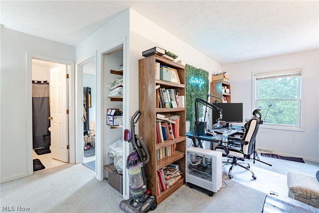 1347 Sharonbrook Drive, Twinsburg, OH 44087