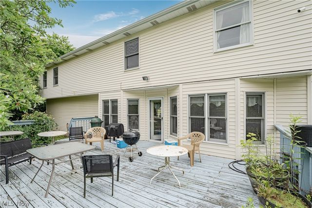 1347 Sharonbrook Drive, Twinsburg, OH 44087