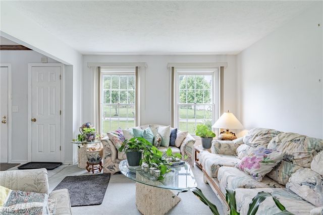1347 Sharonbrook Drive, Twinsburg, OH 44087