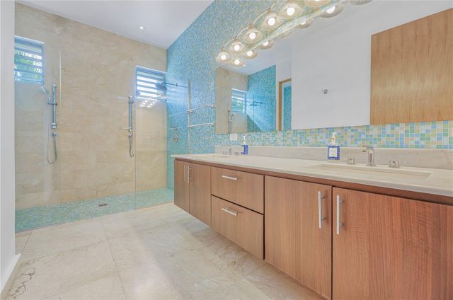 2200 CACIQUE STREET, San Juan, PR 00913
