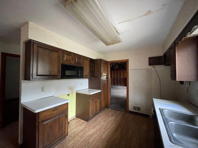 3 Medley Lane, Clinton, CT 06413