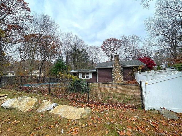 3 Medley Lane, Clinton, CT 06413