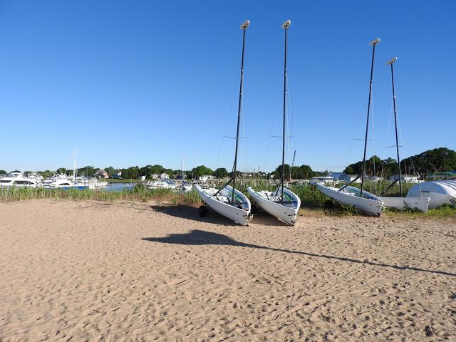 3 Medley Lane, Clinton, CT 06413