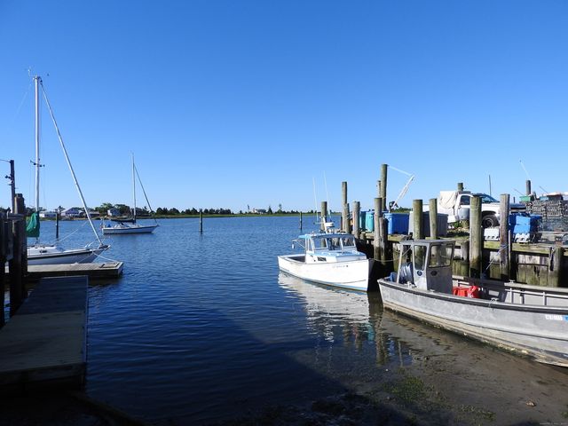 3 Medley Lane, Clinton, CT 06413