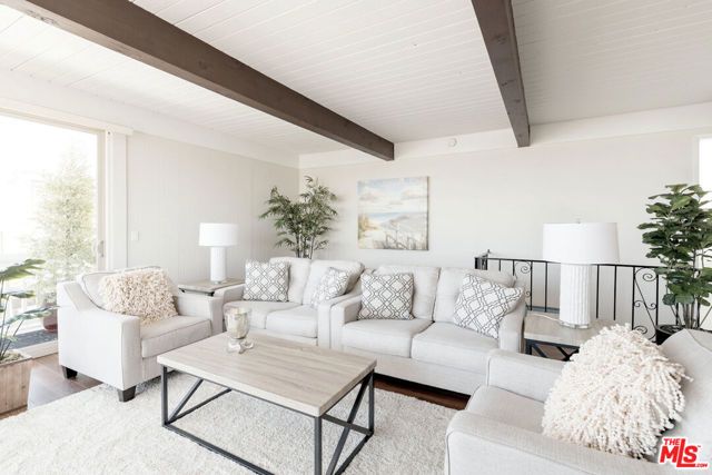 126 Neptune Avenue, Hermosa Beach, CA 90254