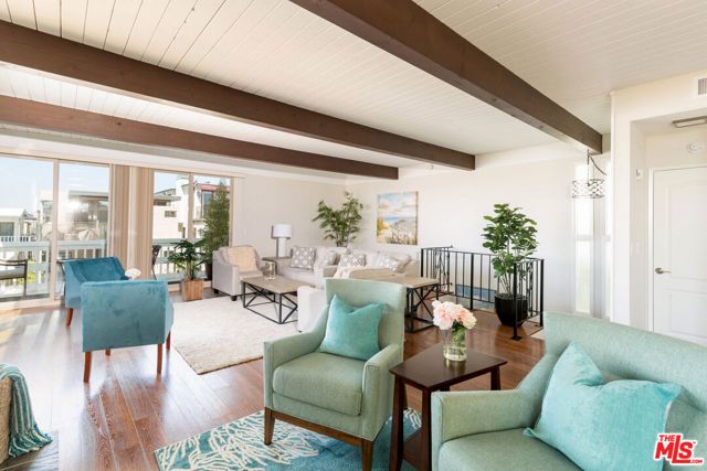 126 Neptune Avenue, Hermosa Beach, CA 90254