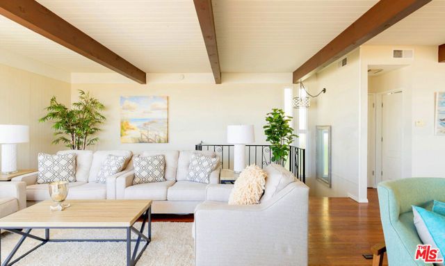 126 Neptune Avenue, Hermosa Beach, CA 90254