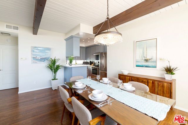 126 Neptune Avenue, Hermosa Beach, CA 90254