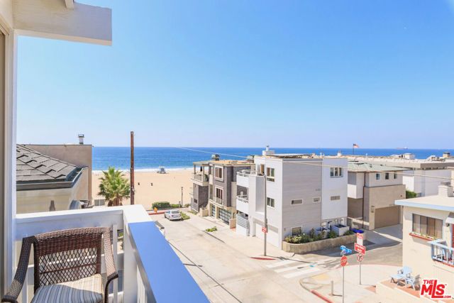 126 Neptune Avenue, Hermosa Beach, CA 90254