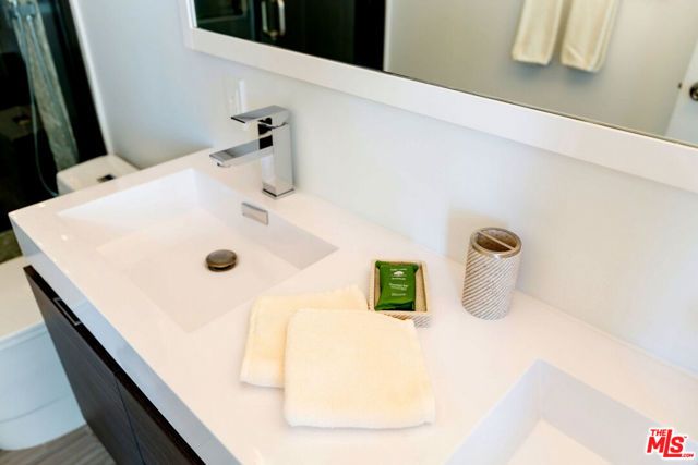126 Neptune Avenue, Hermosa Beach, CA 90254