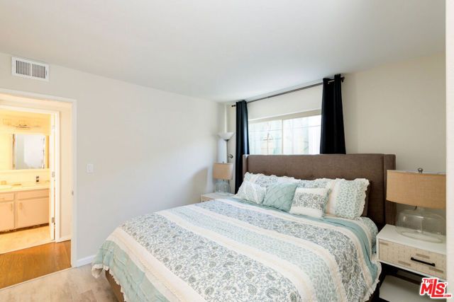126 Neptune Avenue, Hermosa Beach, CA 90254