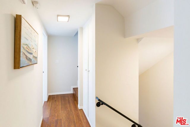 126 Neptune Avenue, Hermosa Beach, CA 90254