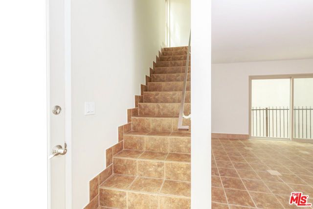 126 Neptune Avenue, Hermosa Beach, CA 90254