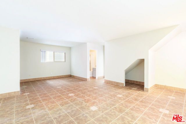 126 Neptune Avenue, Hermosa Beach, CA 90254