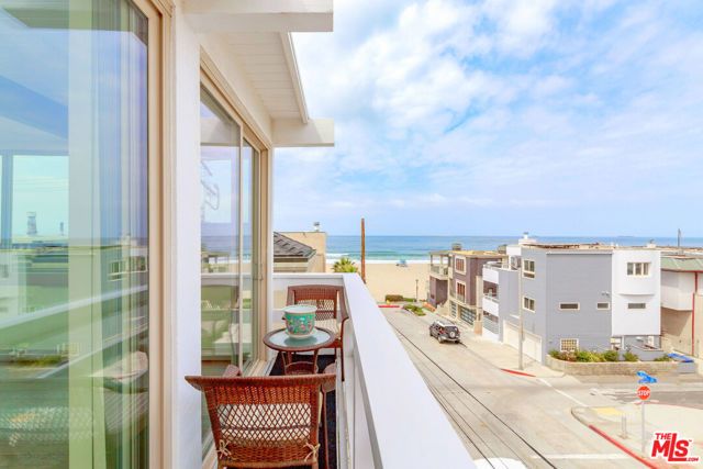 126 Neptune Avenue, Hermosa Beach, CA 90254