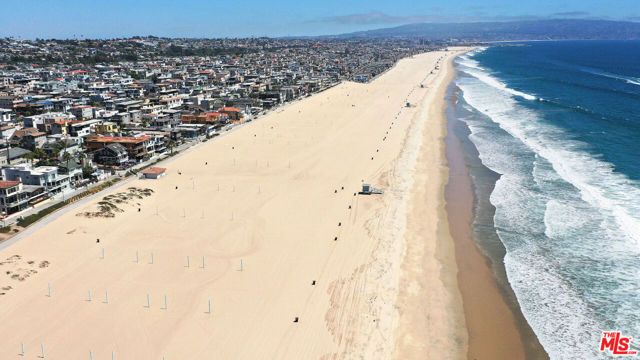 126 Neptune Avenue, Hermosa Beach, CA 90254