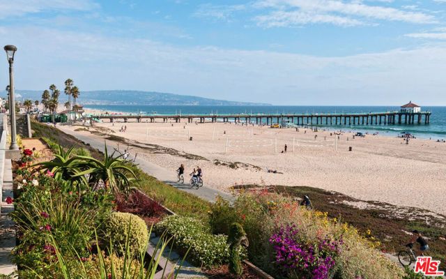126 Neptune Avenue, Hermosa Beach, CA 90254