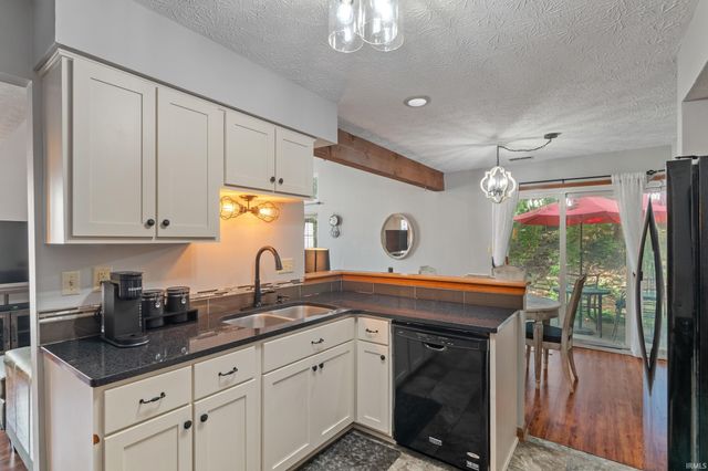 9593 Bay Vista West Drive, Indianapolis, IN 46250