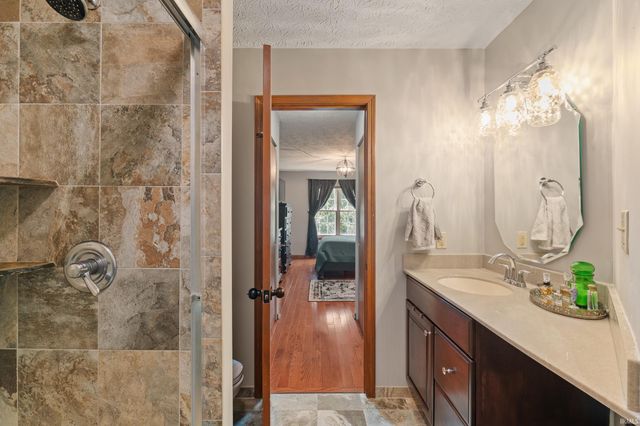 9593 Bay Vista West Drive, Indianapolis, IN 46250