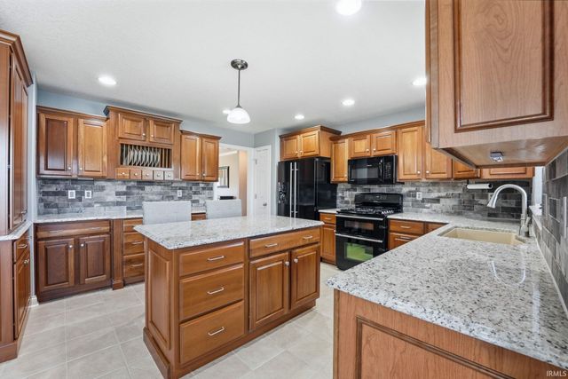 2101 Lake Front Drive, Fort Wayne, IN 46804