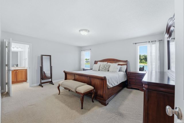 2101 Lake Front Drive, Fort Wayne, IN 46804