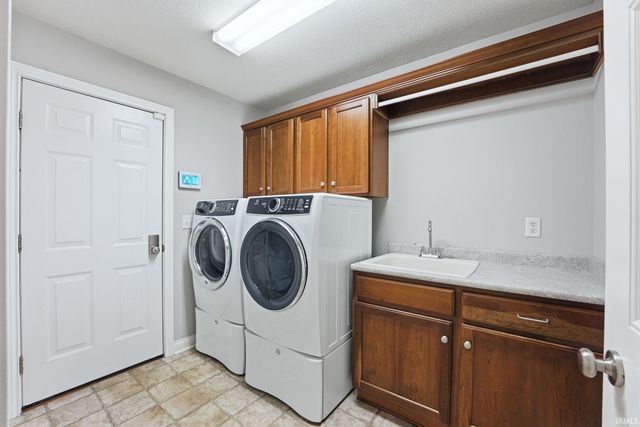 2101 Lake Front Drive, Fort Wayne, IN 46804