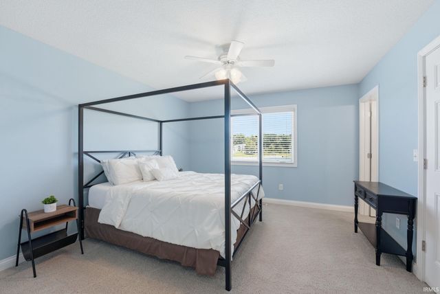 2101 Lake Front Drive, Fort Wayne, IN 46804