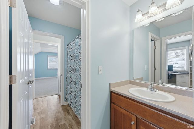2101 Lake Front Drive, Fort Wayne, IN 46804