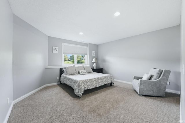 2101 Lake Front Drive, Fort Wayne, IN 46804