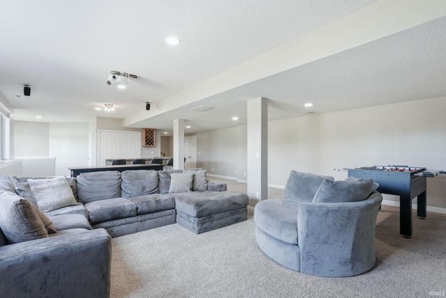 2101 Lake Front Drive, Fort Wayne, IN 46804