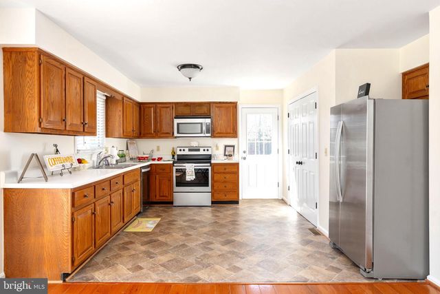 5527 SMITH STATION RD, Fredericksburg, VA 22407