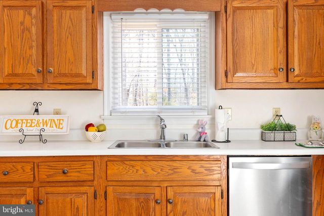 5527 SMITH STATION RD, Fredericksburg, VA 22407