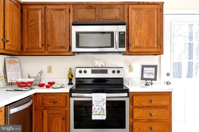 5527 SMITH STATION RD, Fredericksburg, VA 22407