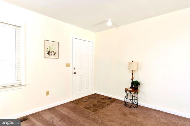 5527 SMITH STATION RD, Fredericksburg, VA 22407