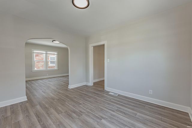 757 E Delaware Street, Evansville, IN 47711